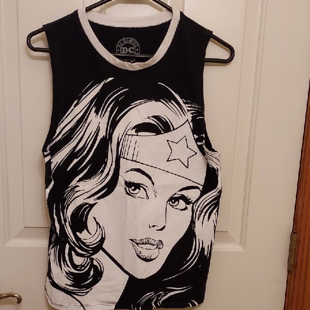 DC Comics Wonder Woman Black and White Muscle Tee